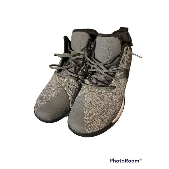 LeBron Dark Grey Witness 3 main image 4